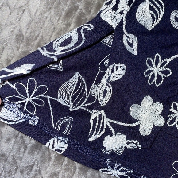 Anthropologie Liv Los Angeles Short sleeve embroidered shirt.  Size small. - Picture 7 of 12